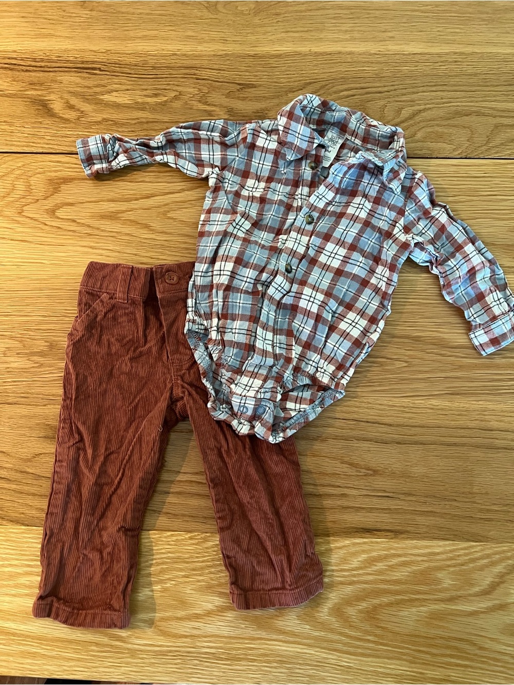 Carter’s 2-piece baby boy fall outfit, size 9 months, Lumberjack Outfit Plaid